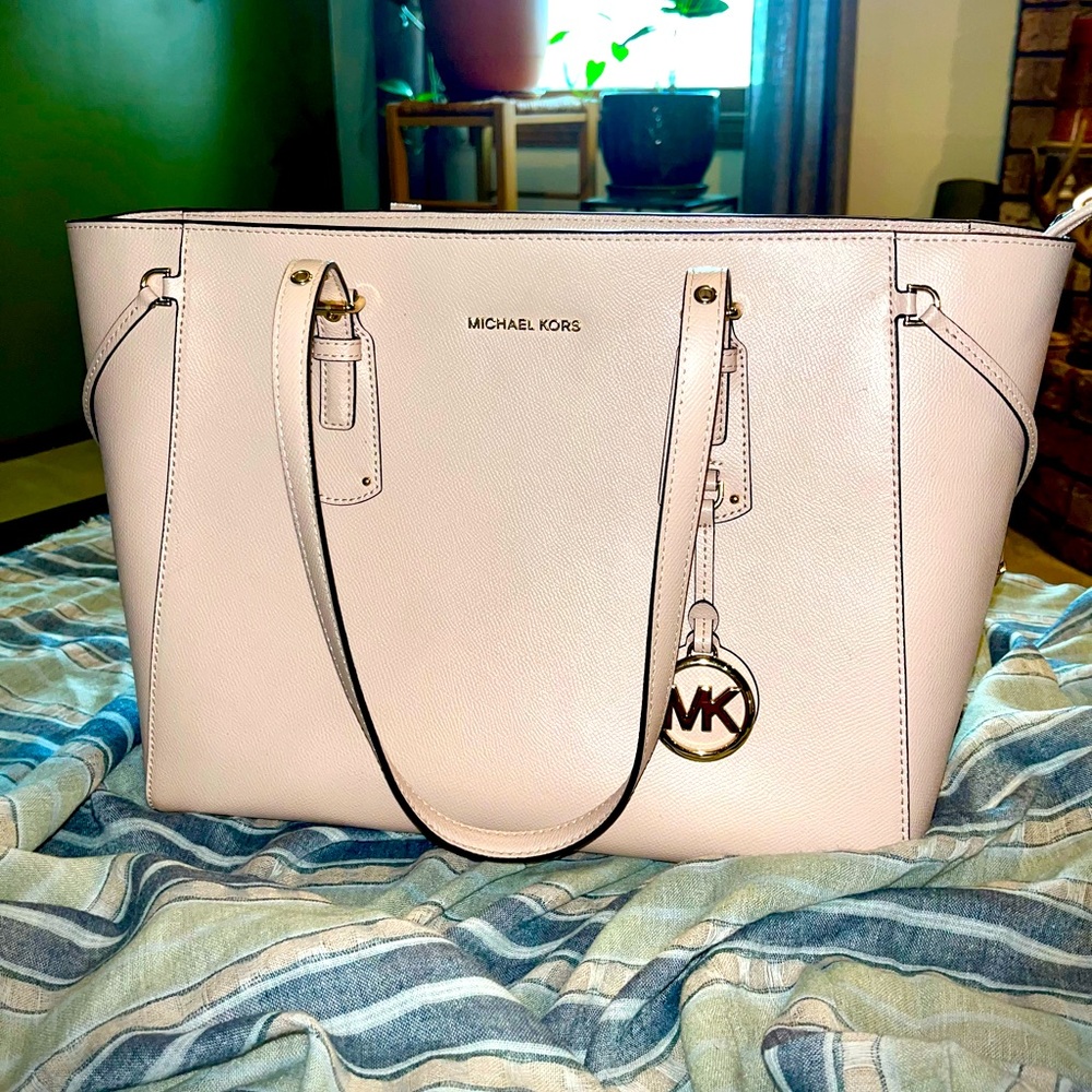 Micheal Kors Voyager Tote Bag